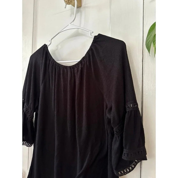 Old Navy Women’s size medium black blouse - Picture 7 of 7